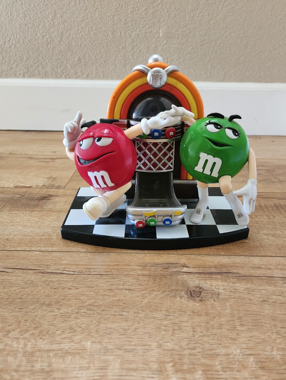 VINTAGE Mars Rock'n'Roll Jukebox Dancing M&M's Candy Nut Dispenser M Ms M&M